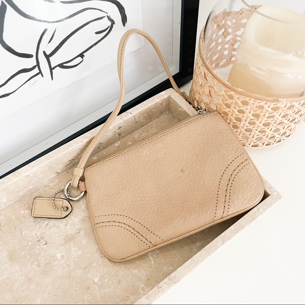 Coach / Mini Leather Wristlet